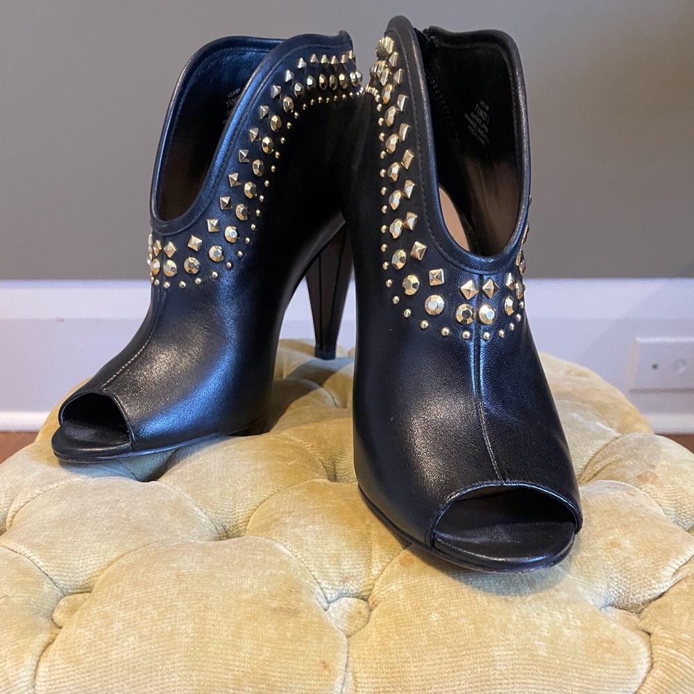 Gold studded Vince Camuto Women’s open toe black leather booties size 7.5